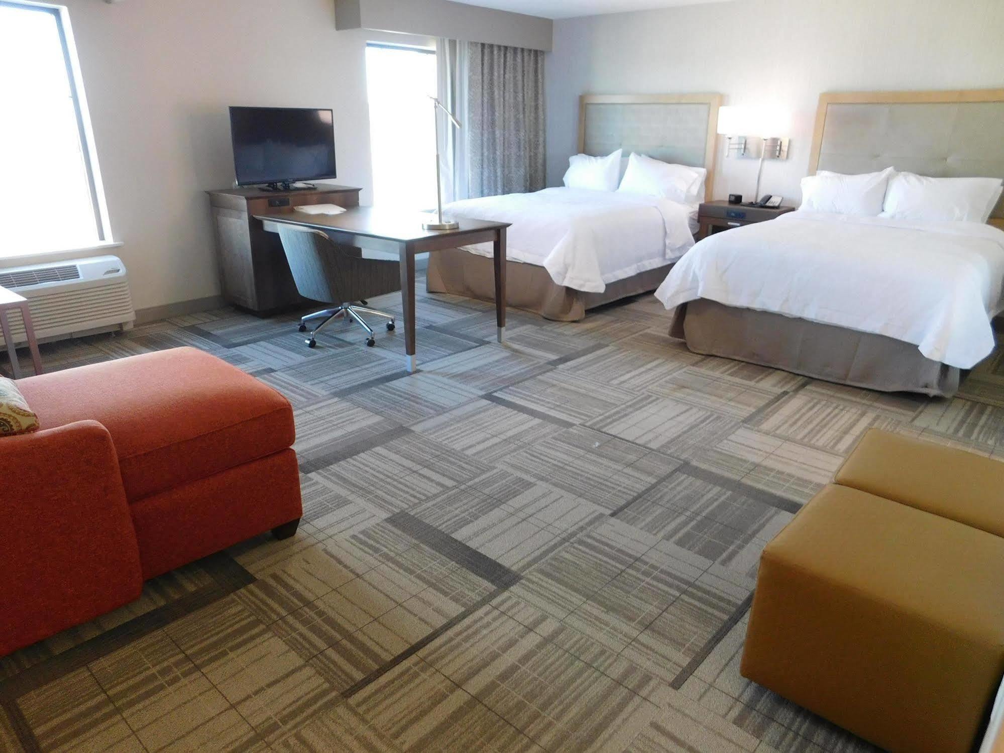 Hampton Inn & Suites Artesia Bagian luar foto